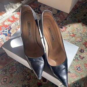 Manolo Blahnik Black Leather Velukid Stiletto Heels